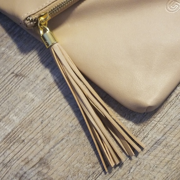 GIVENCHY Crossbody Tan New NWT Tassel Monogram Adjustable Strap Magnet/Zipper - Picture 15 of 17